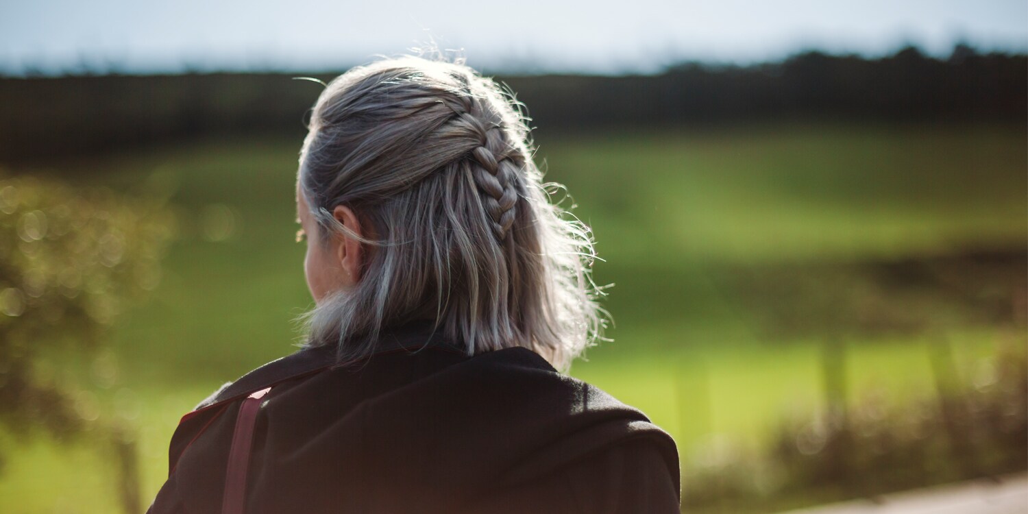 Grijs haar? Dít is waarom je haartextuur dan verandert Margriet Margriet