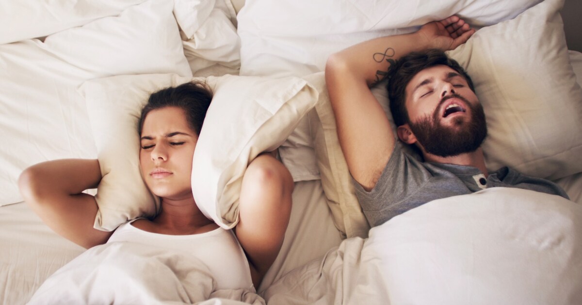 Snurker naast je in bed? Dít is waarom meer mensen snurken door de ...