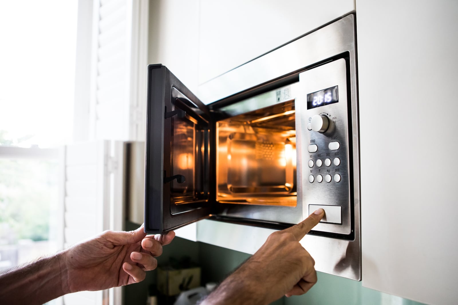 Zó gebruik je de magnetron op een veilige manier