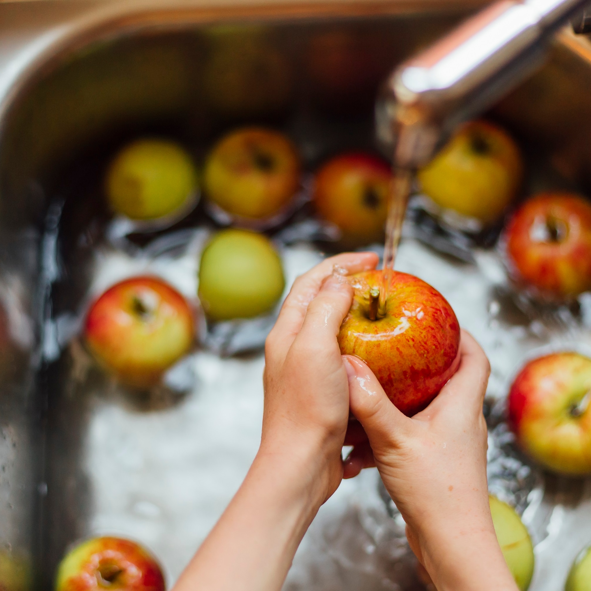 Waarom je rijst eerst wilt wassen voor het koken (en andere tips)