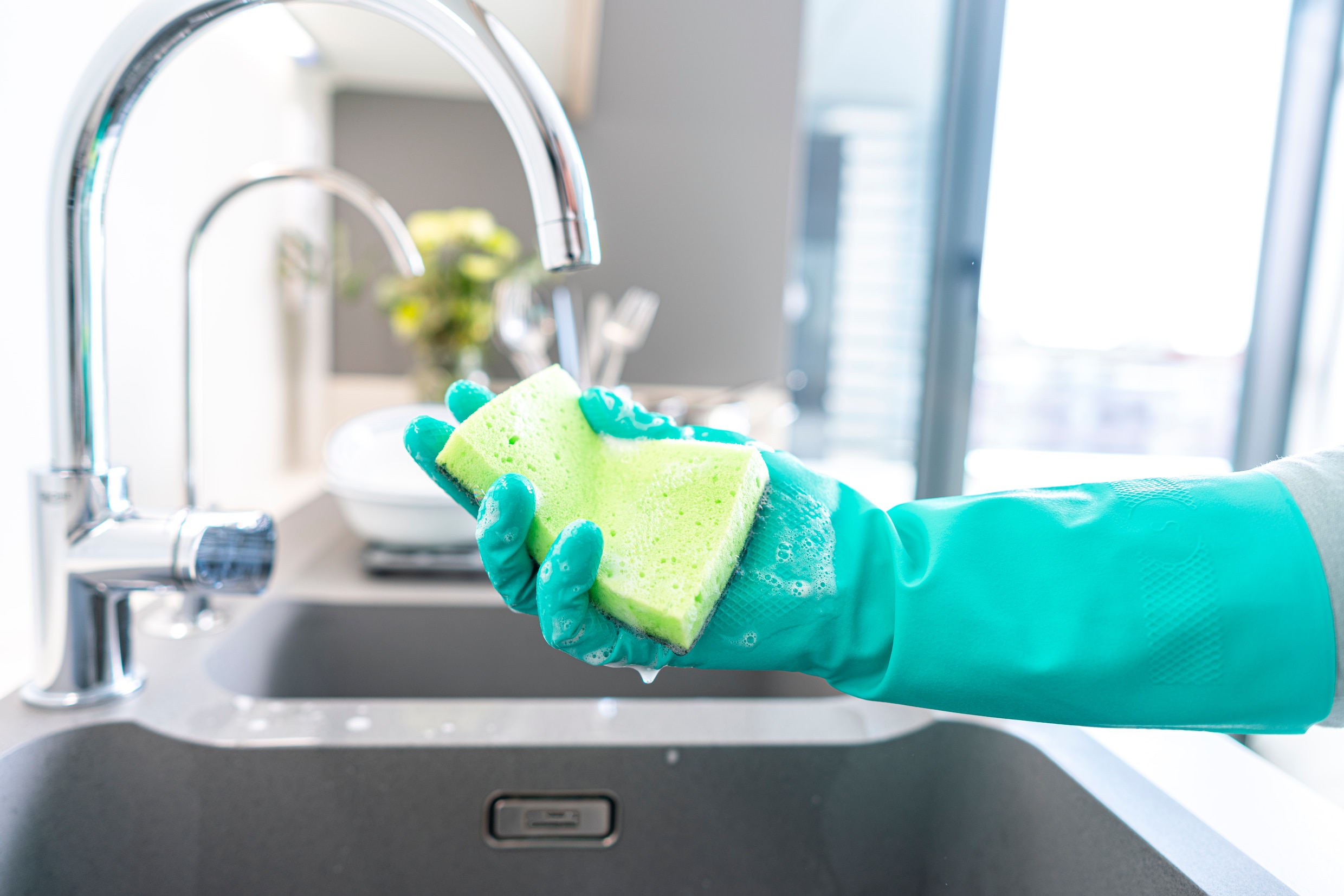 roestvrijstalen spoelbak schoonmaken