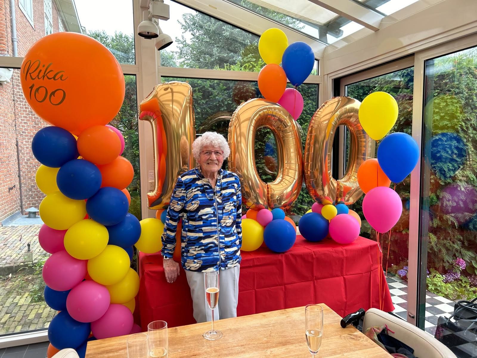 Riek (100) werkt nog: ‘Ik sta al 85 jaar op de loonlijst’