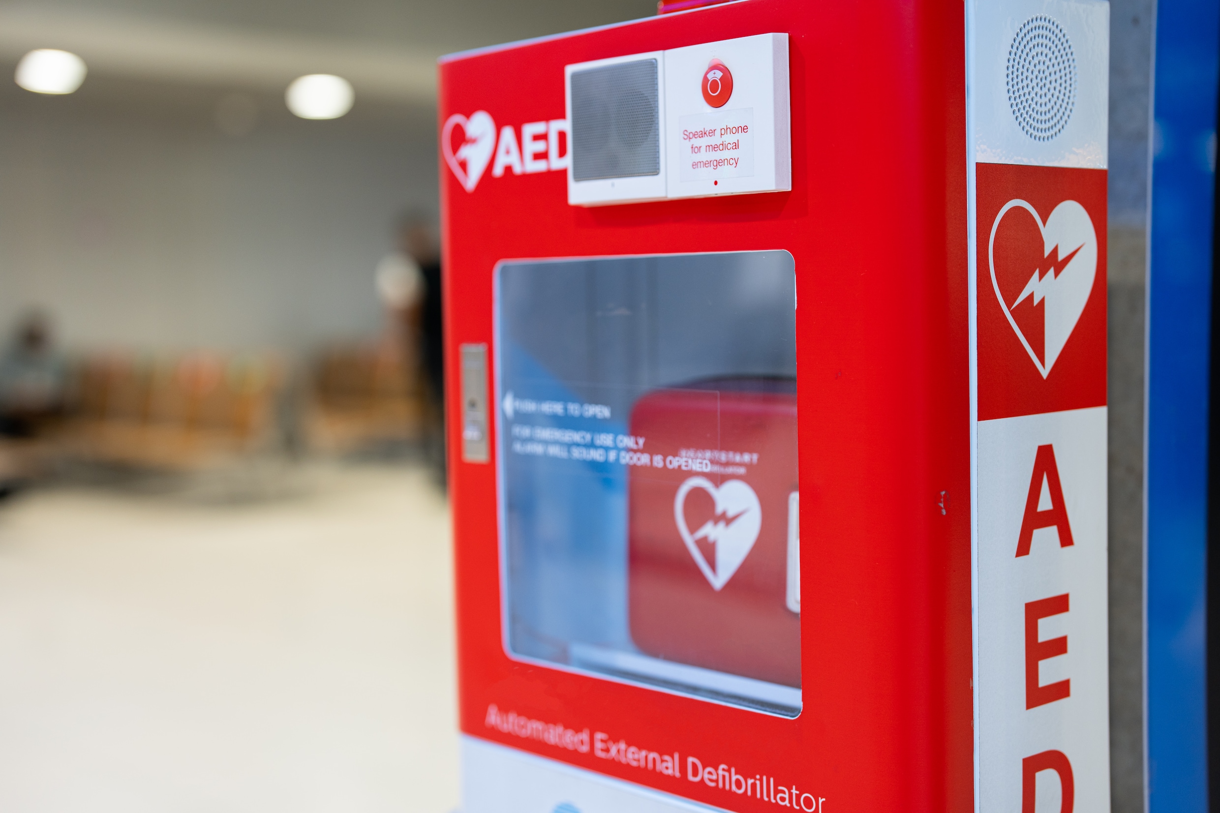 Hier hangt een AED bij jou in de buurt | Margriet