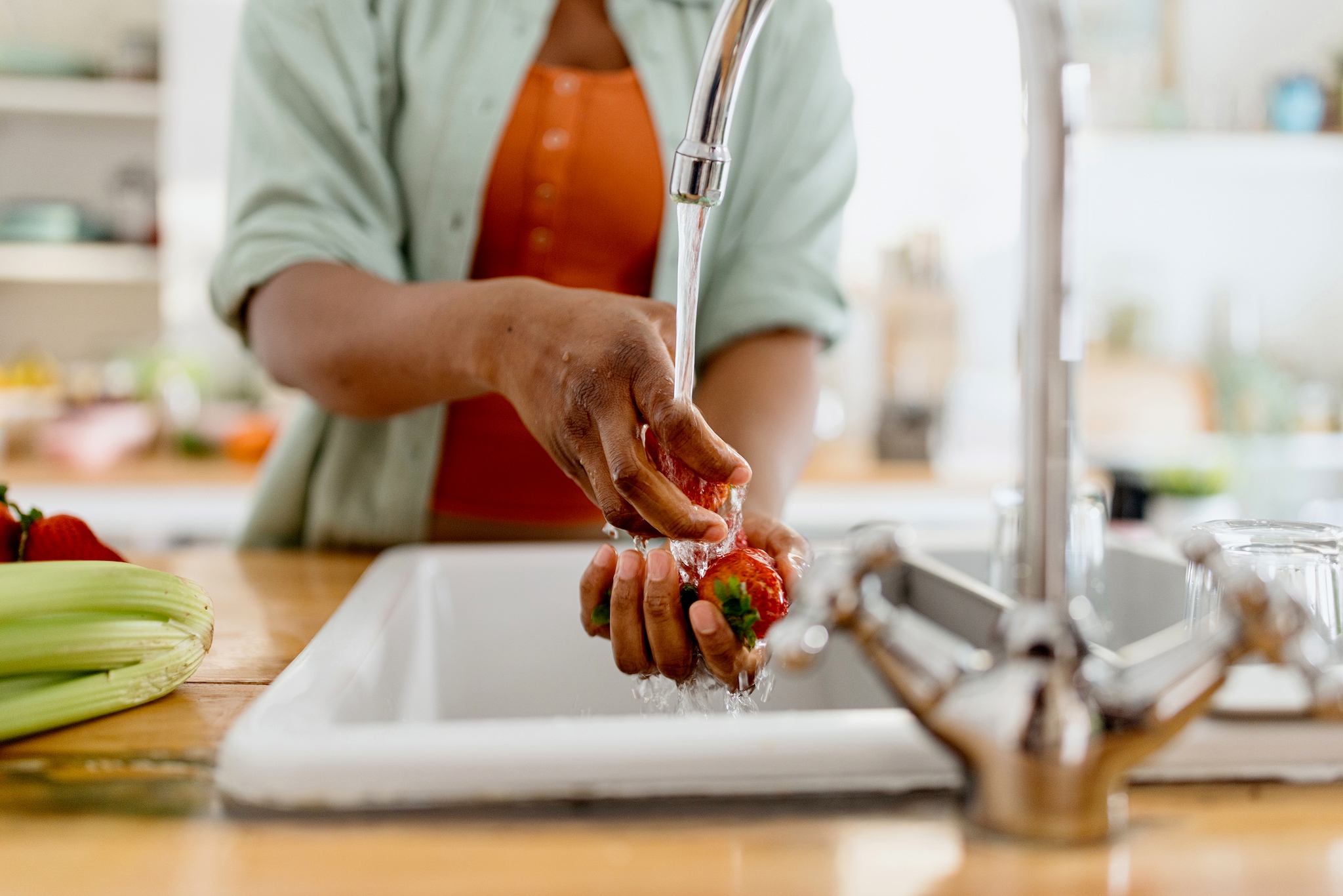 Zo kun je groente en fruit het beste wassen